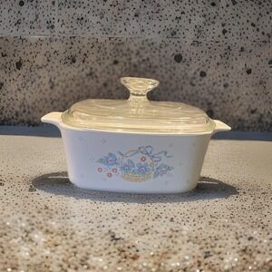 Corning Country Cornflower A 1 1/2 B 1.5 quart covered casserole with A 7 C lid